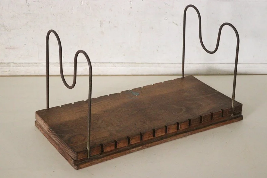 鉄と木の本立て